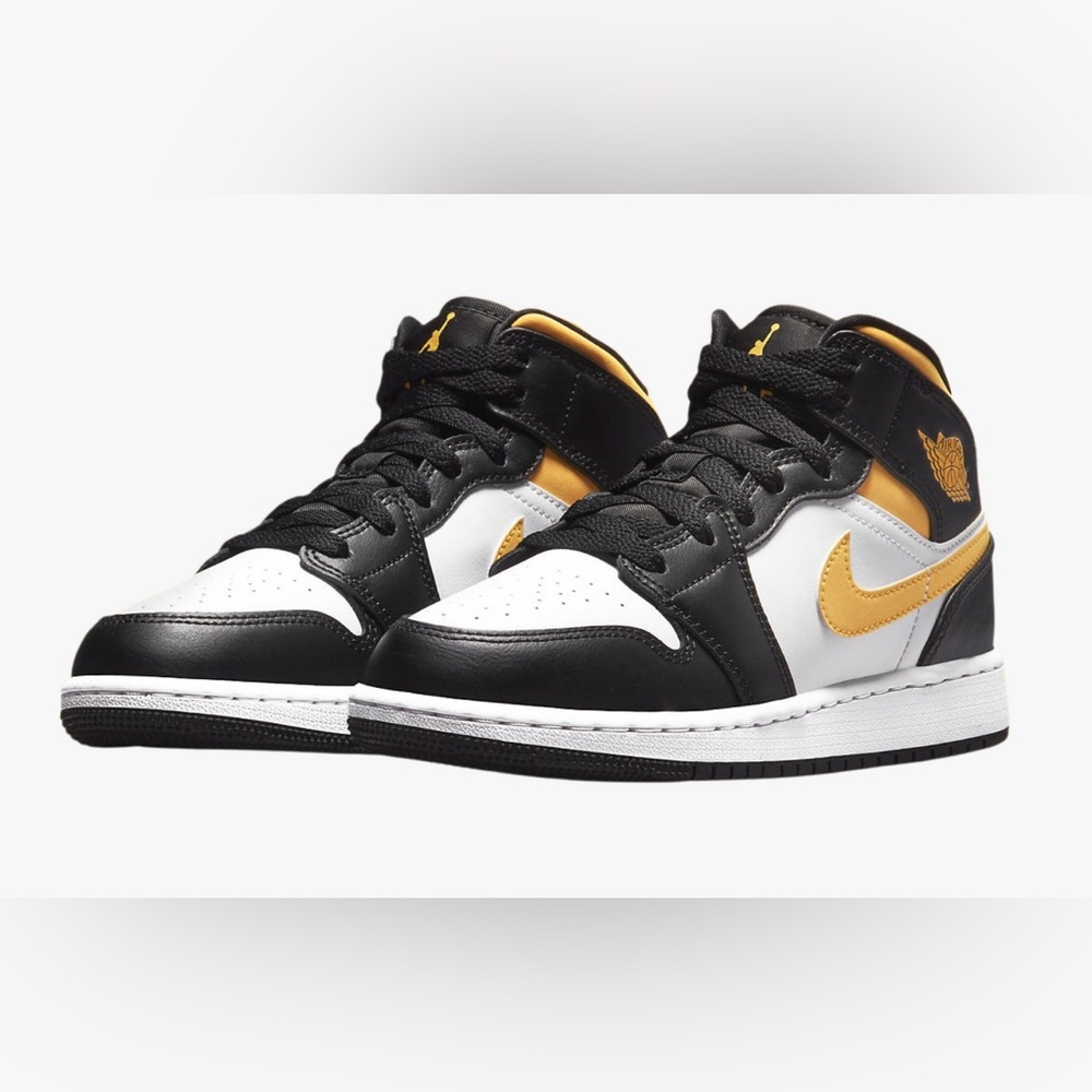 AIR JORDAN 1 MID (GS) SIZE 4.5Y WHITE/POLLEN/BLACK AUTHENTIC! NEW! UNWORN!